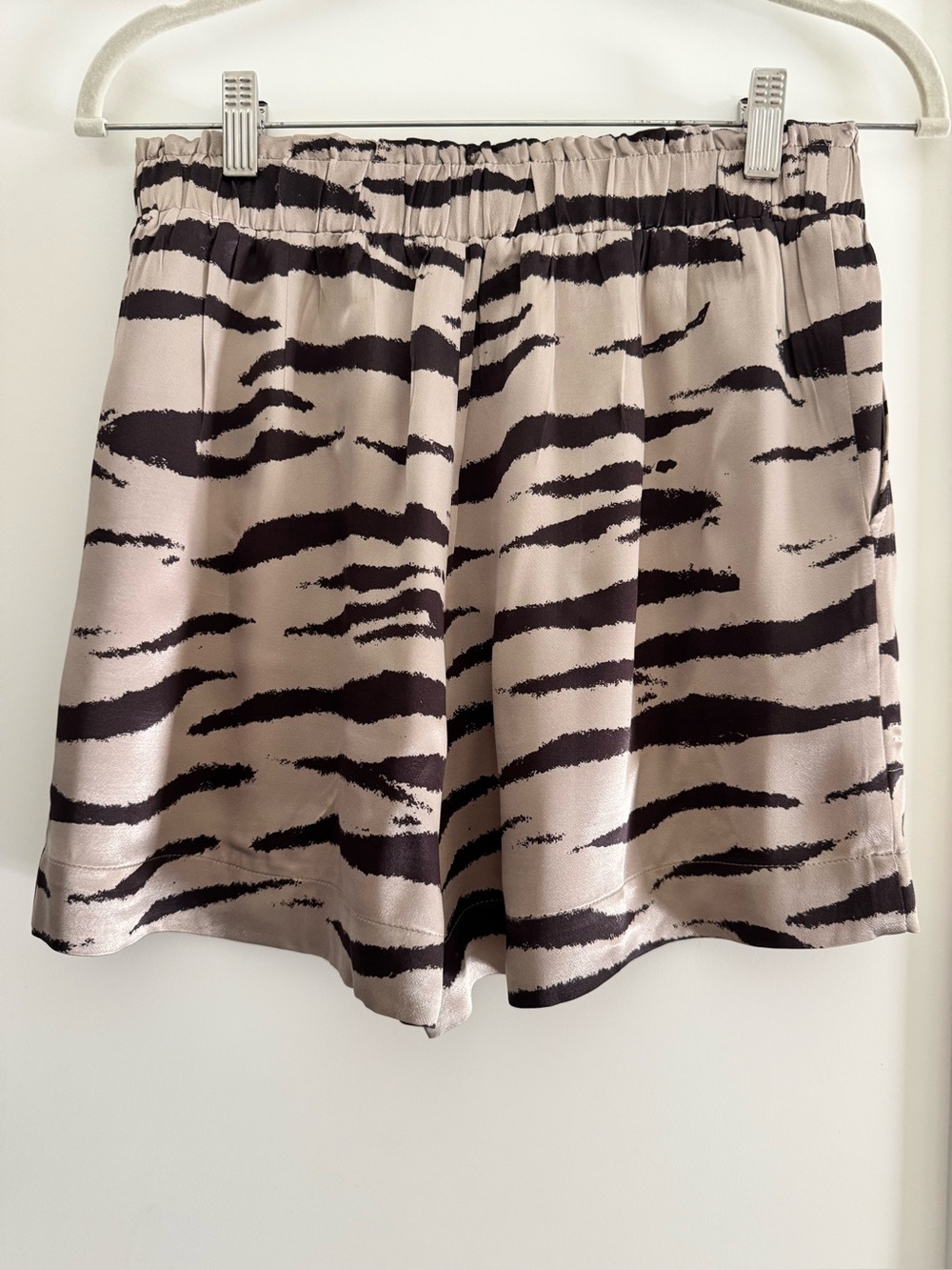 Rails Leighton Beige Watercolor Size S Tiger Stripe Shorts - Picture 3 of 7